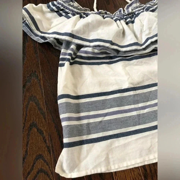 Splendid Women’s S Off-the-Shoulder Ruffle Overlay Blue/Off-White Striped Top - Picture 4 of 12